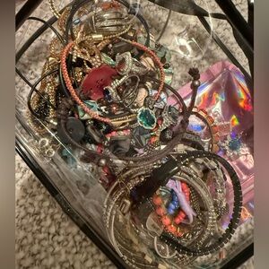 MYSTERY Jewelry assortment.